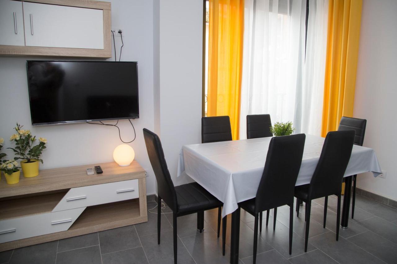 Apartamentos La Plazuela Баньос-де-Монтемайор Екстер'єр фото