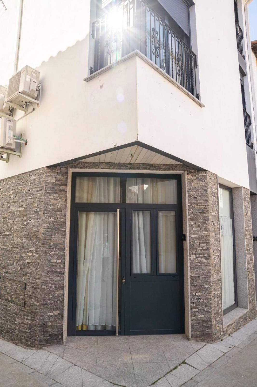 Apartamentos La Plazuela Баньос-де-Монтемайор Екстер'єр фото